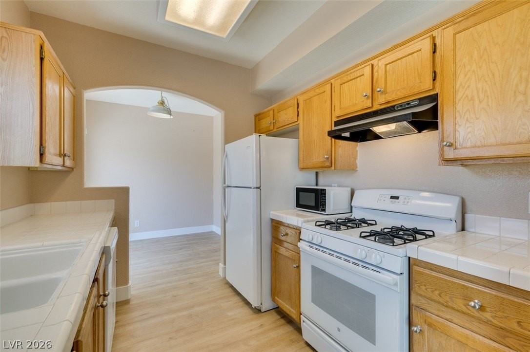 1401 Sycamore Spring Ct - Photo 2 of 26