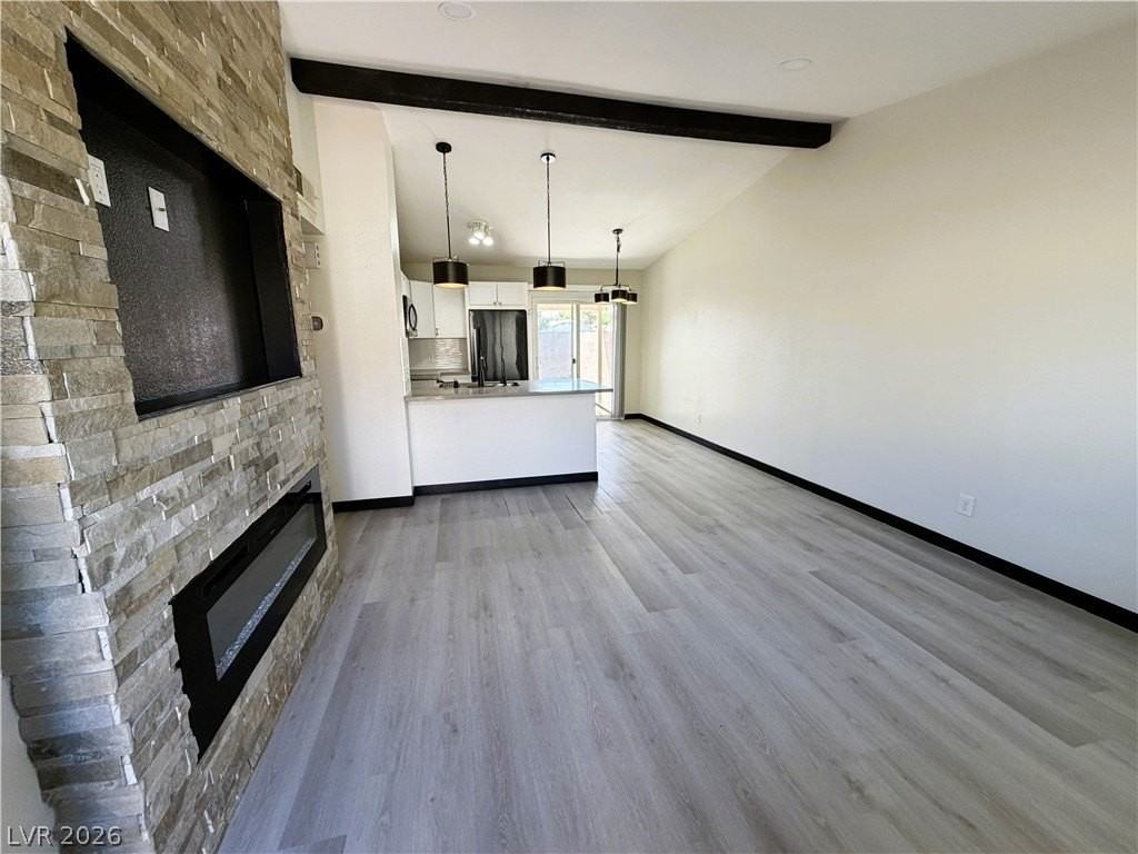 328 Linn Ln - Photo 5 of 34