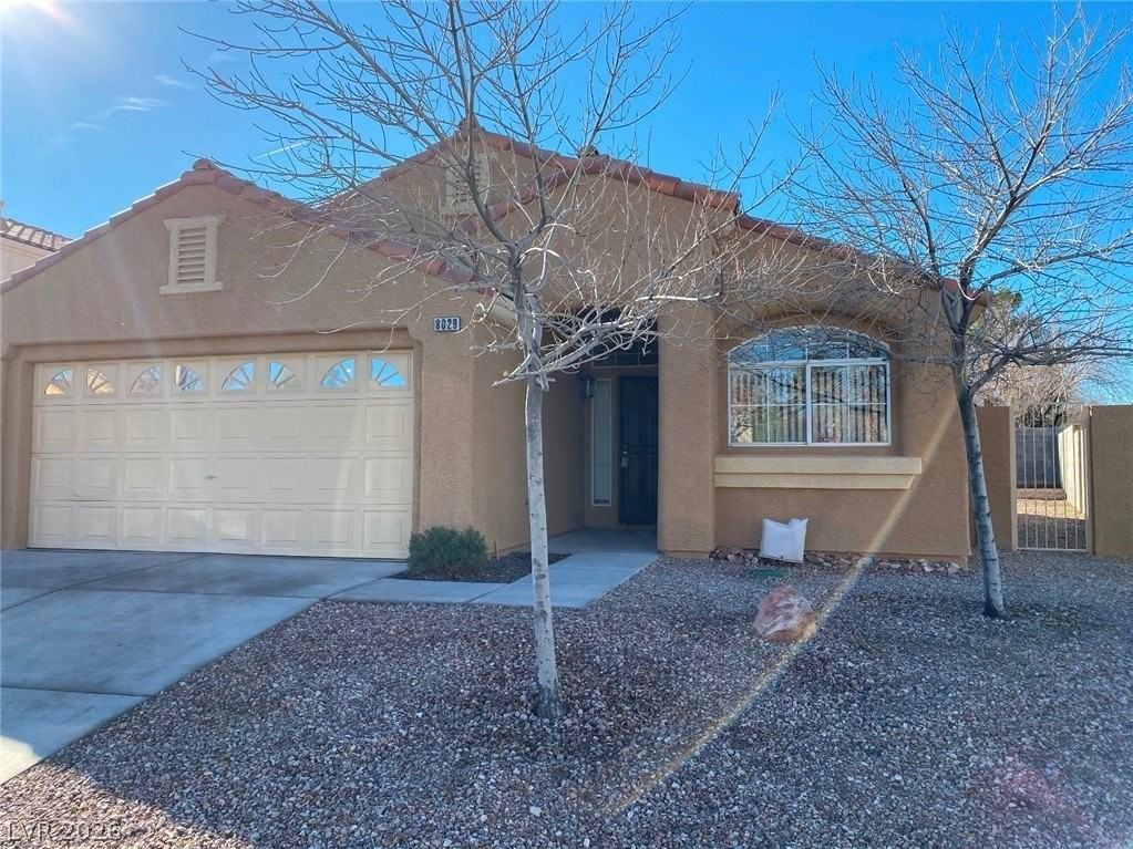 8029 Sierra Largo Dr - Photo 2 of 39