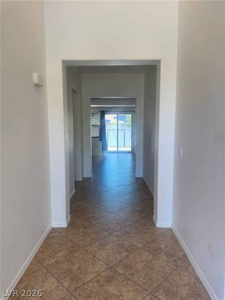 10404 Bays Mountain Ave - Photo 3 of 31