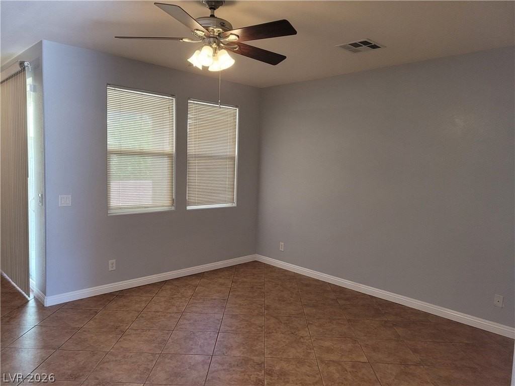 10564 Moultrie Ave - Photo 5 of 43
