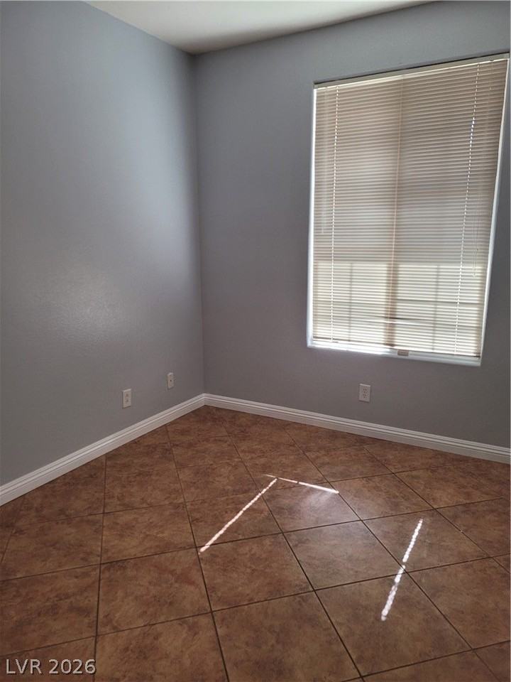 10564 Moultrie Ave - Photo 6 of 43