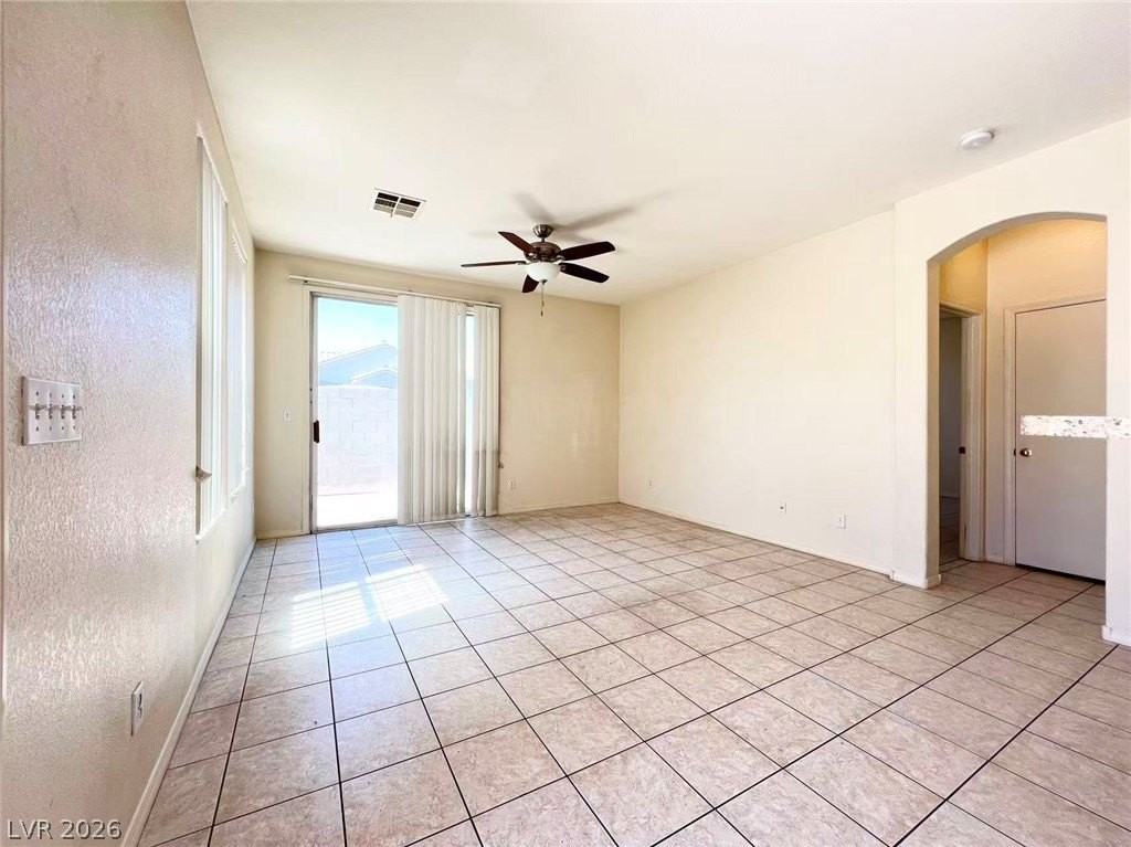 4929 Droubay Dr - Photo 4 of 21