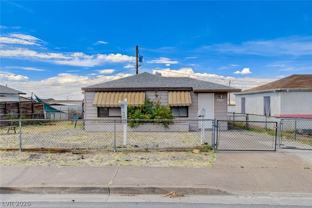 214 W Victory Rd - Photo 1 of 1