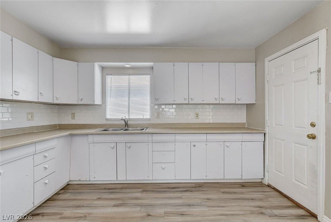 214 W Victory Rd - Photo 6 of 33