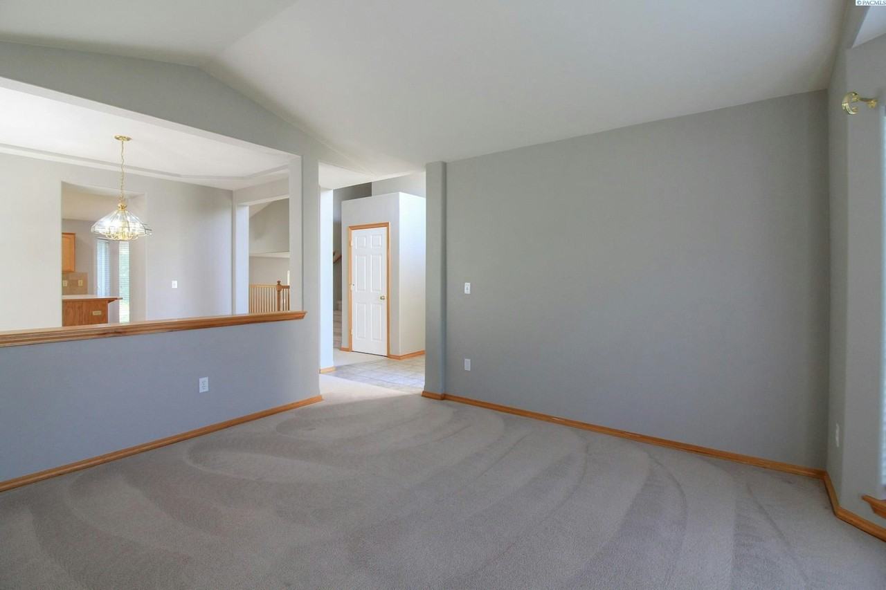 1757 Maui Drive - Photo 3 of 16