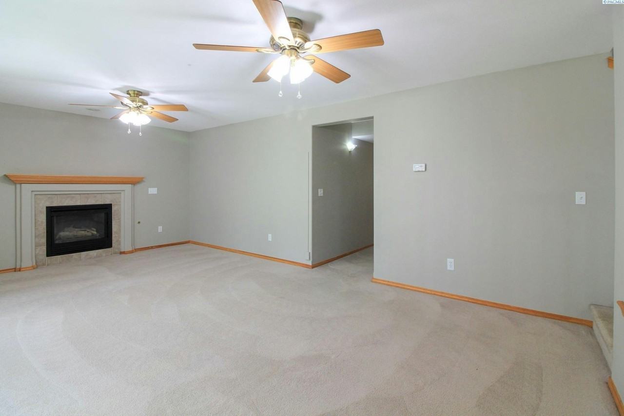 1757 Maui Drive - Photo 5 of 16
