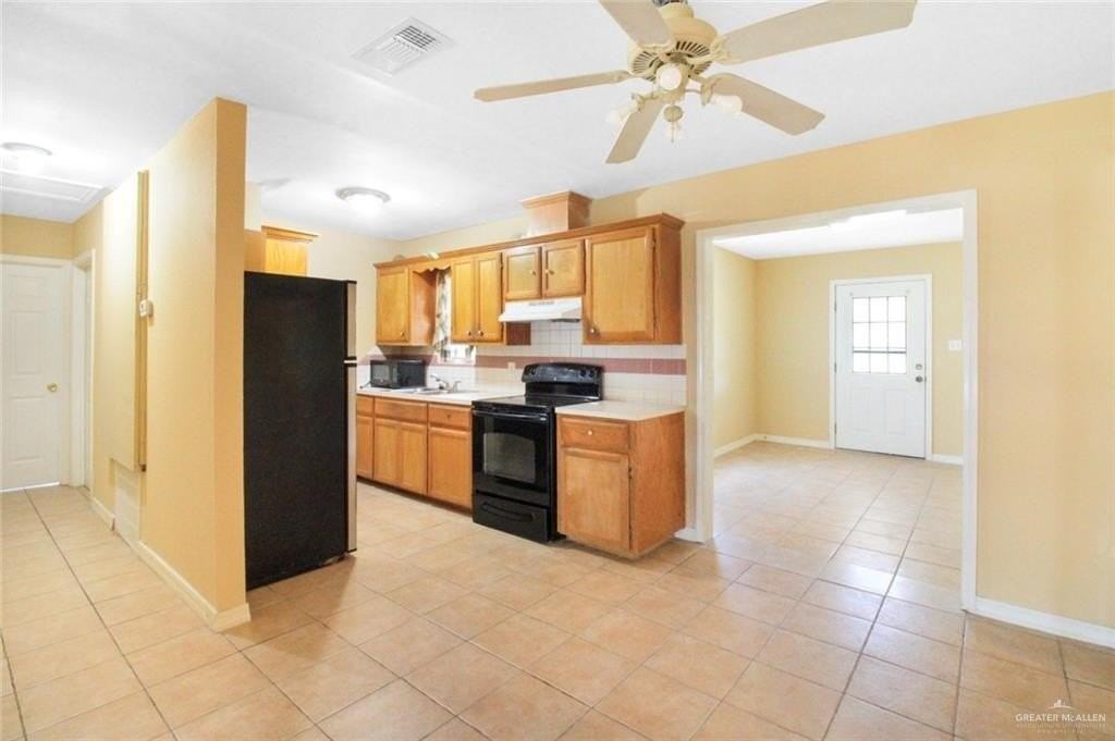 1113 S Vermont Ave - Photo 3 of 13