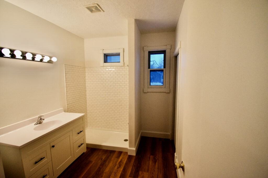 821 8th St N #1 - Photo 6 of 12