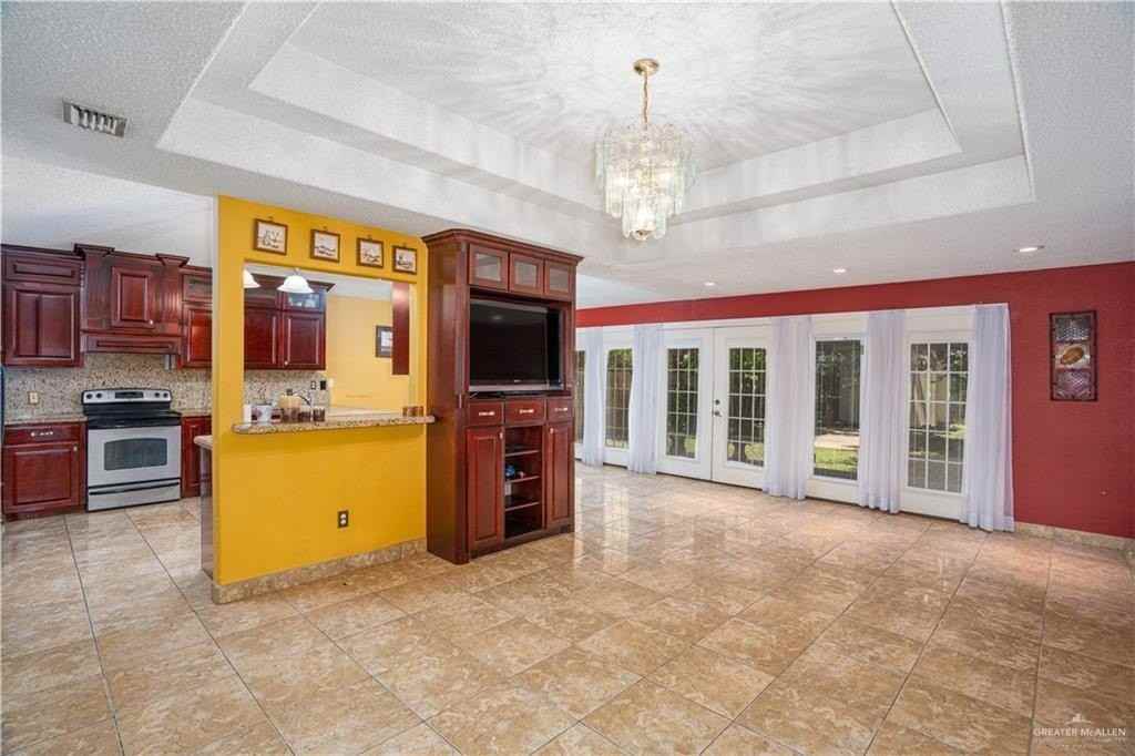 1801 Crown Pointe Blvd - Photo 5 of 21