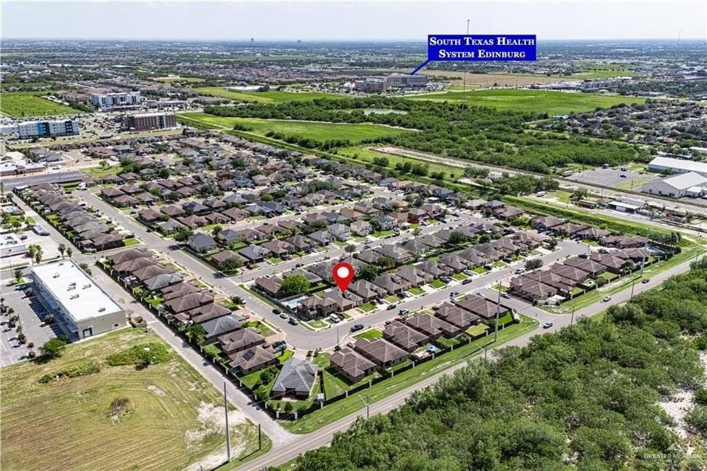 308 Benites St - Photo 6 of 27