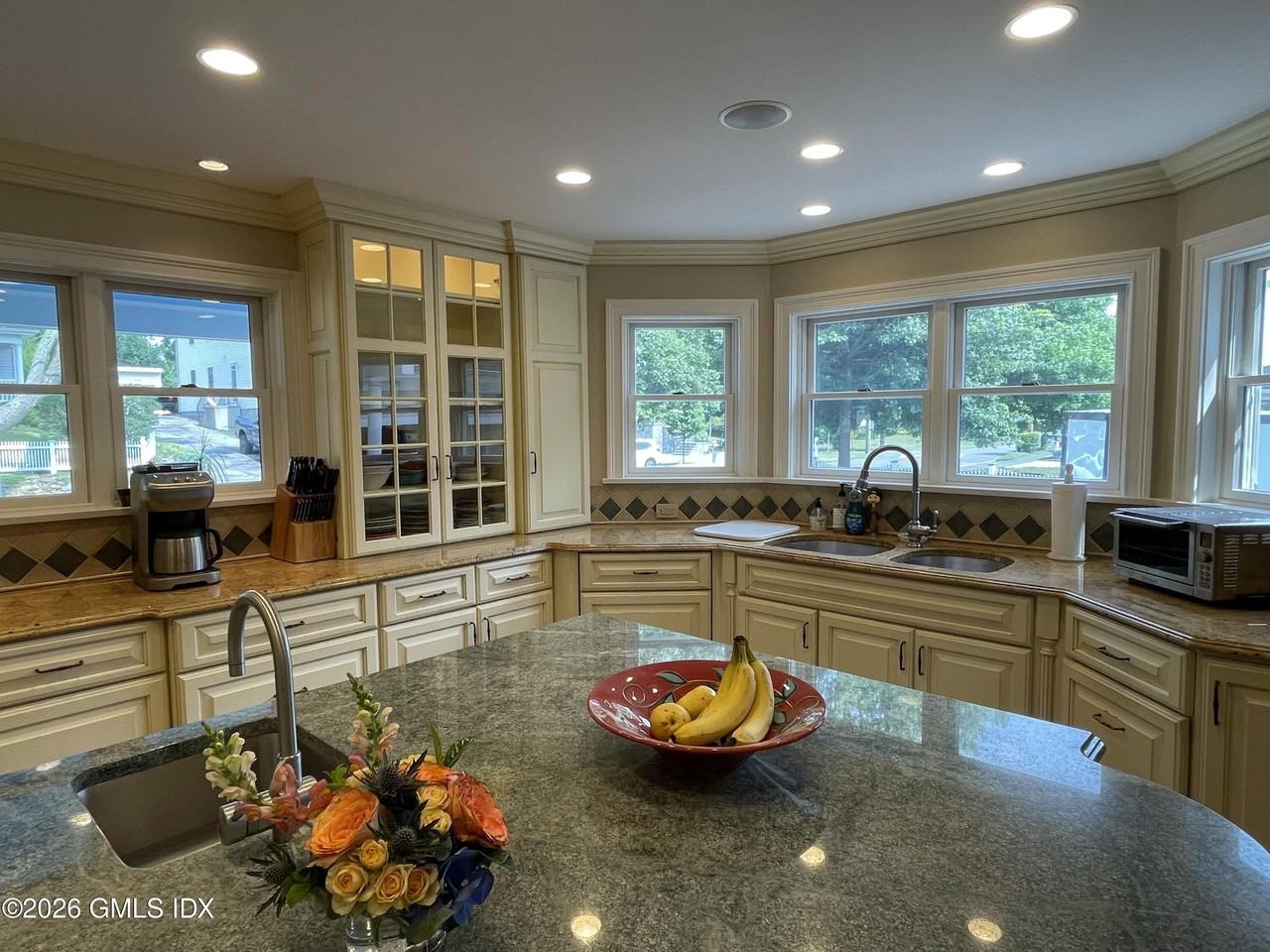 34 Suburban Ave - Photo 2 of 30