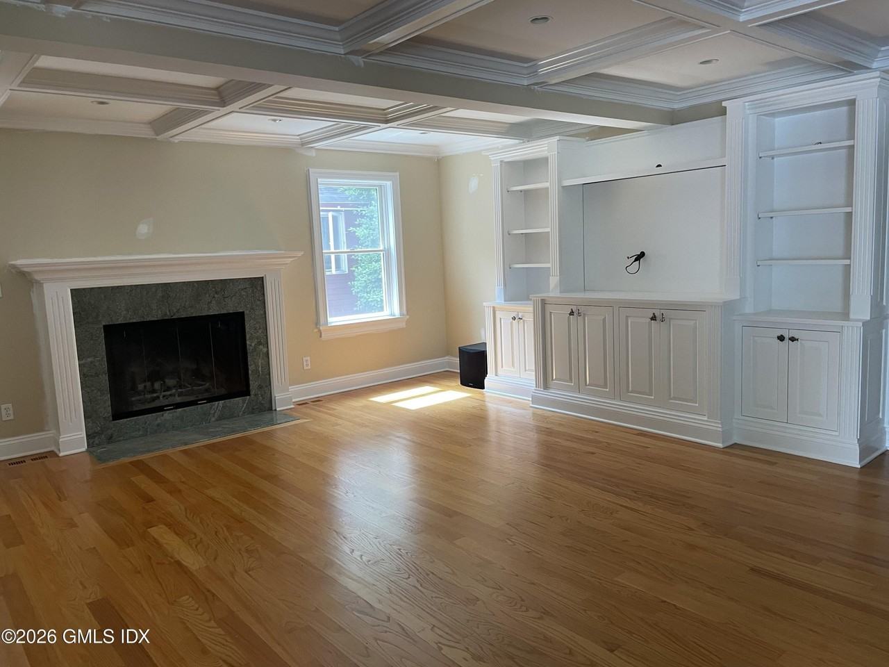 34 Suburban Ave - Photo 7 of 30