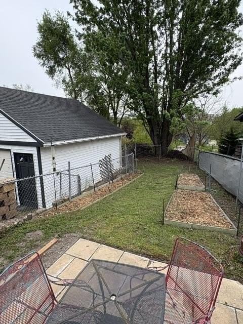 213 W Summit St - Photo 3 of 15