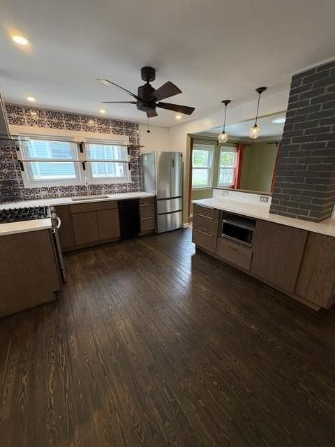 213 W Summit St - Photo 4 of 15