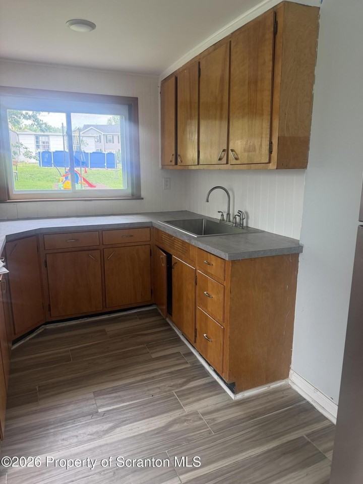 445 Main St - Photo 2 of 7