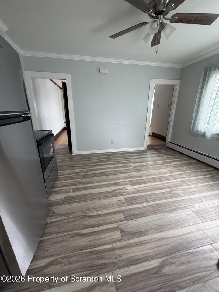 445 Main St - Photo 3 of 7