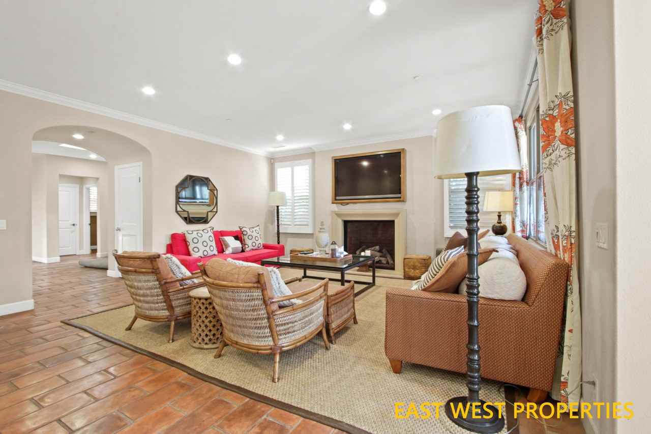 42 Royal Grv #1 - Photo 6 of 34