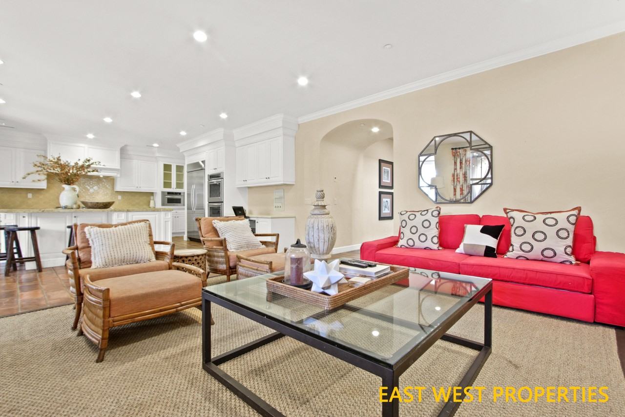 42 Royal Grv #1 - Photo 7 of 34