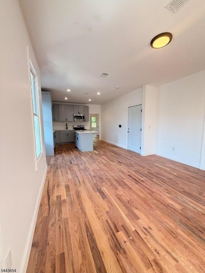831 S 18th St - Photo 3 of 13