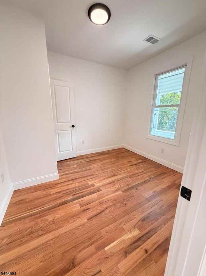 831 S 18th St - Photo 5 of 13