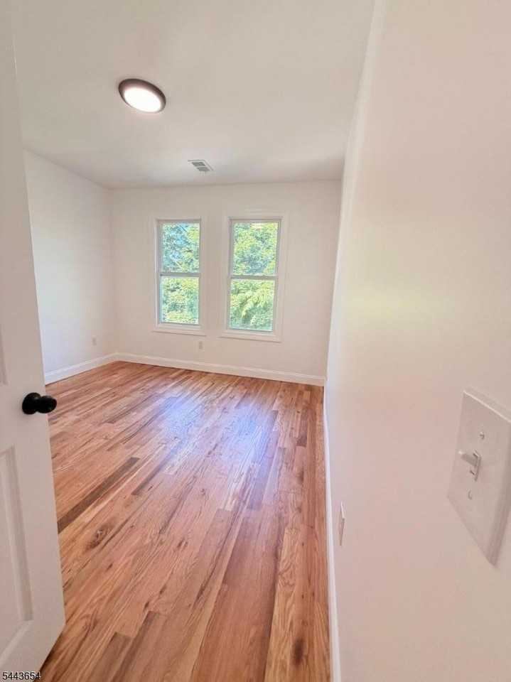 831 S 18th St - Photo 6 of 13