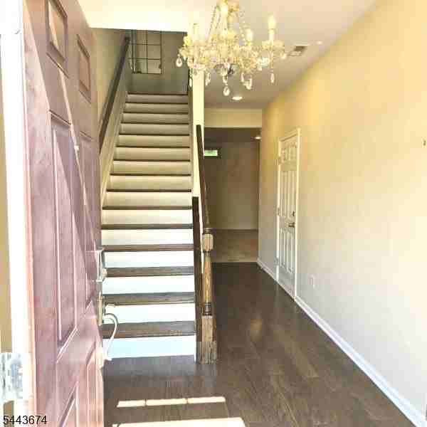 76 Albert Ct - Photo 2 of 20
