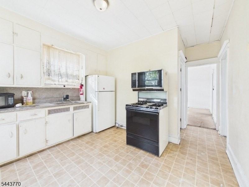 139 Fairview Ave #2 - Photo 5 of 17