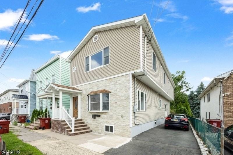 14 Essex St - Photo 3 of 34