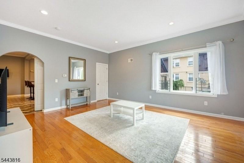 14 Essex St - Photo 6 of 34