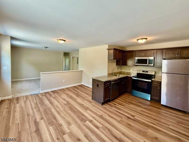 175 E Main St - Photo 4 of 14