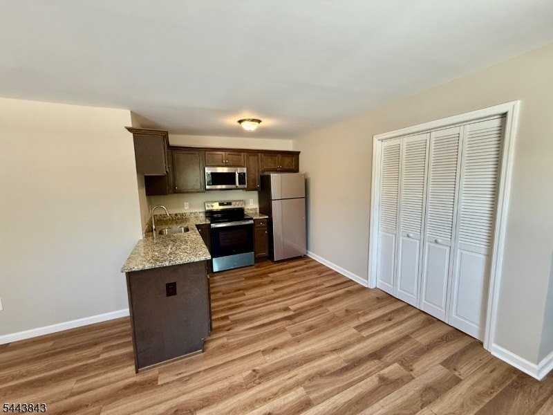 175 E Main St - Photo 6 of 14