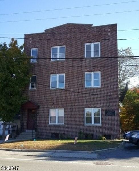 817 Ringwood Ave