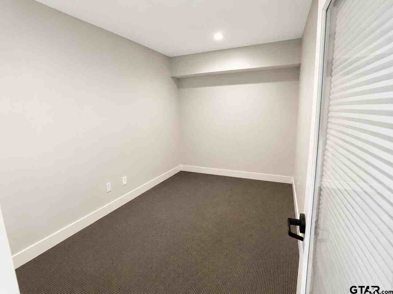 16735 - 109 Gresham Circle - Photo 3 of 8