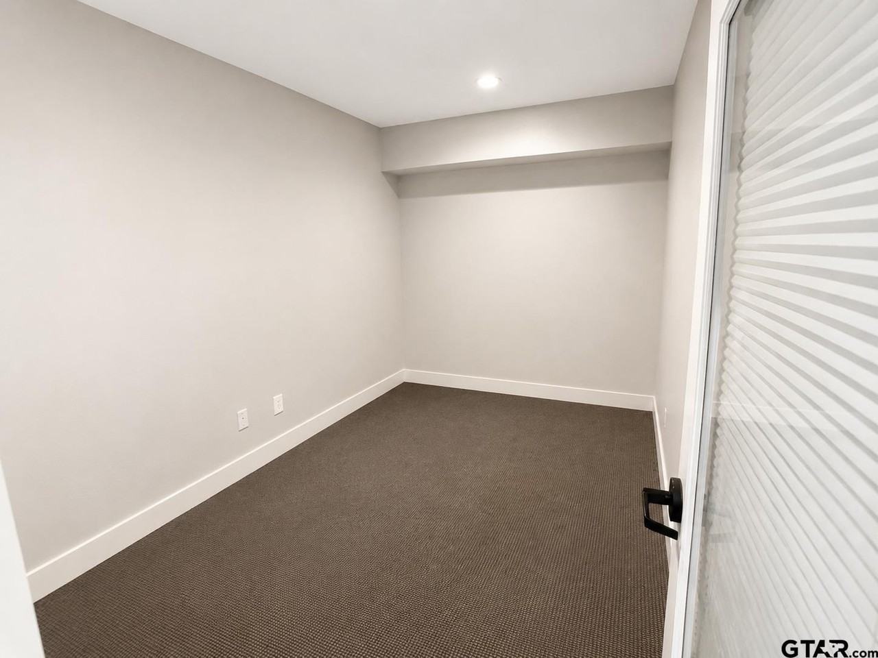 16735 - 109 Gresham Circle - Photo 2 of 8