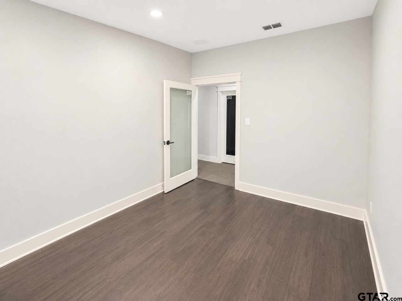 16735 - 209 Gresham Circle - Photo 2 of 8