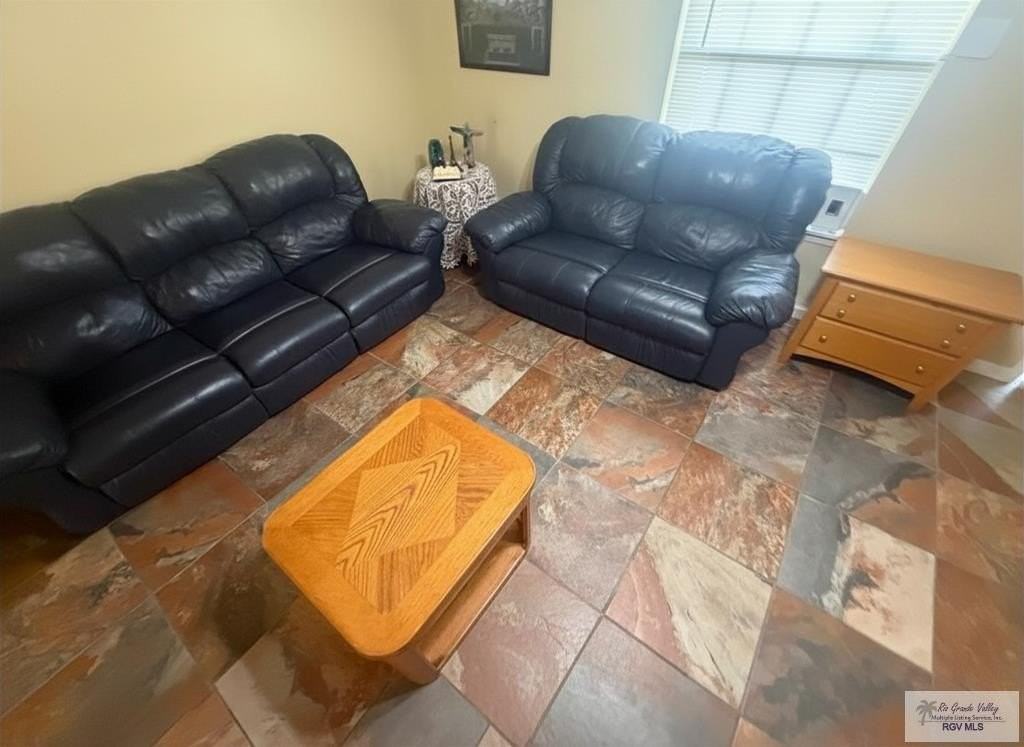 433 Fairwind Dr - Photo 2 of 11
