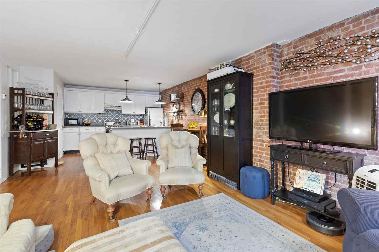 1115 Bloomfield St #GRDN - Photo 4 of 11