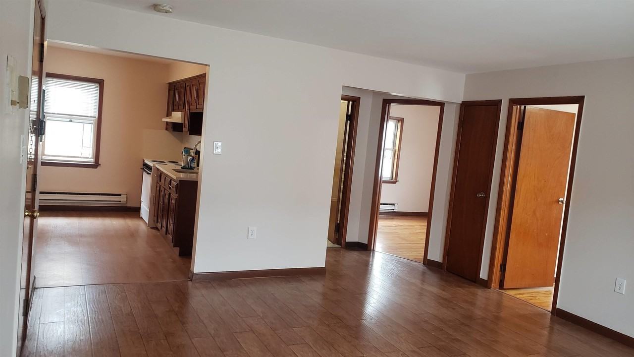 5254 Harrison Ave #3R - Photo 4 of 21