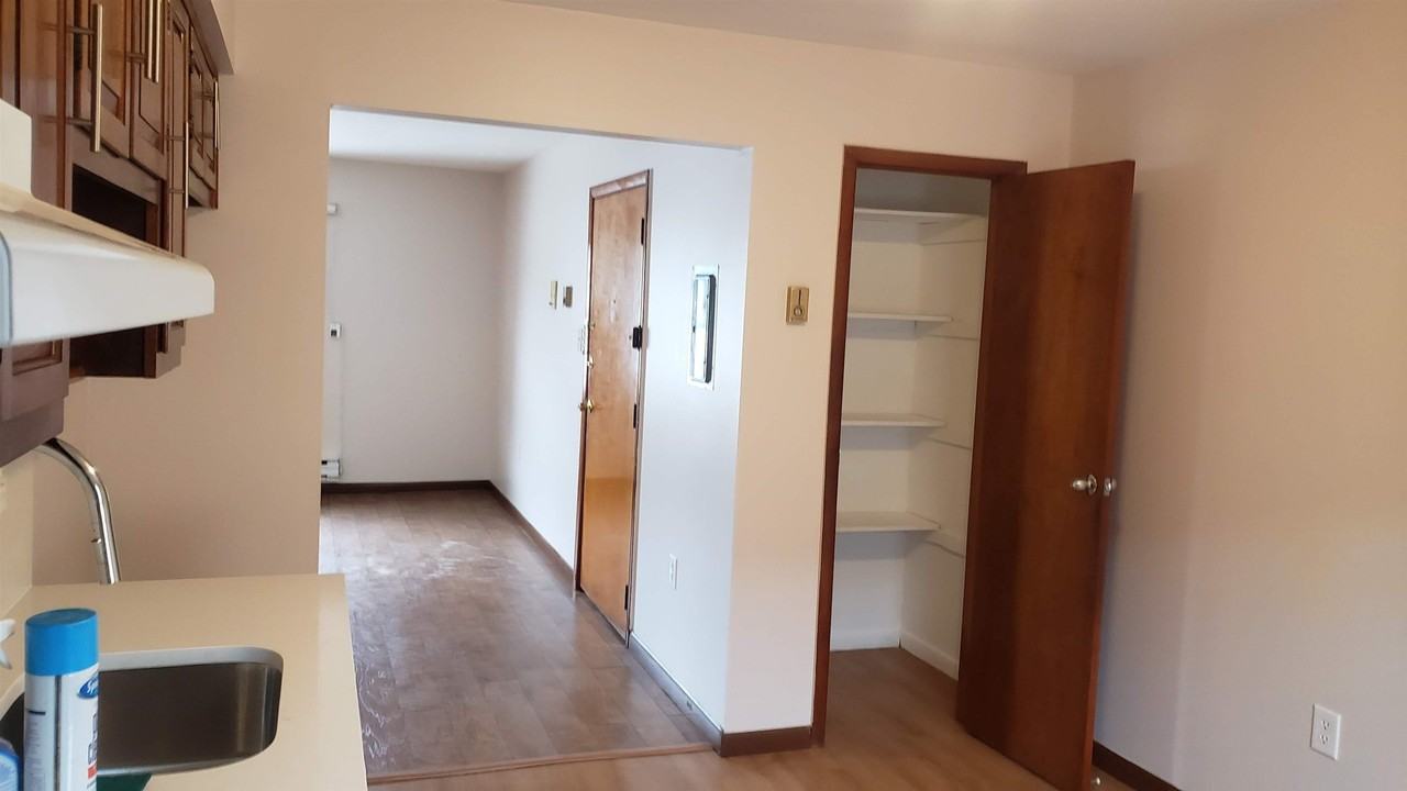 5254 Harrison Ave #3R - Photo 5 of 21
