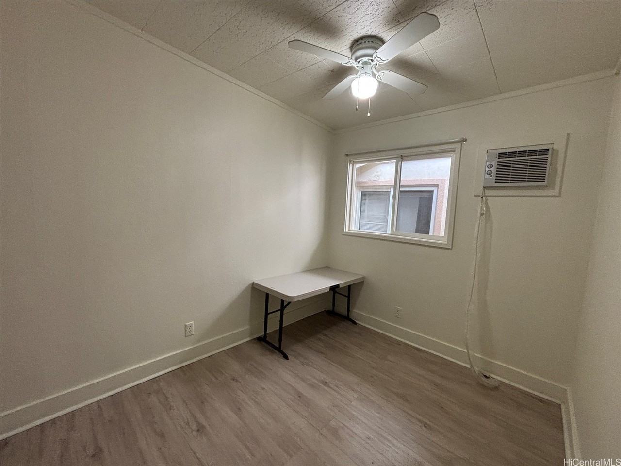 1904 University Ave - Photo 5 of 16