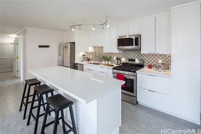 2215 Aloha Dr - Photo 4 of 17