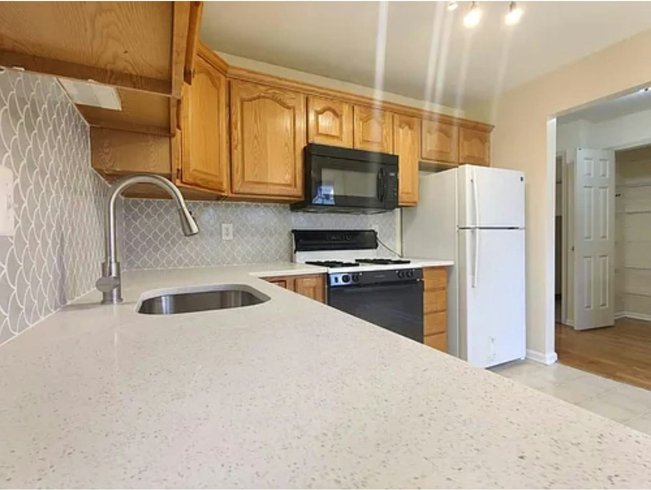 247 Marcia Way - Photo 3 of 16