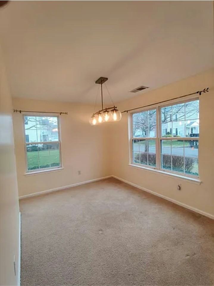 247 Marcia Way - Photo 4 of 16