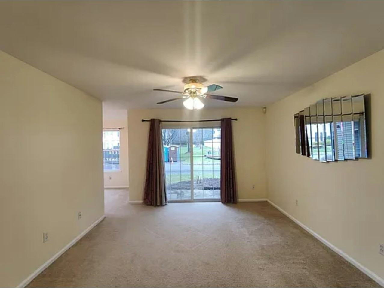 247 Marcia Way - Photo 5 of 16