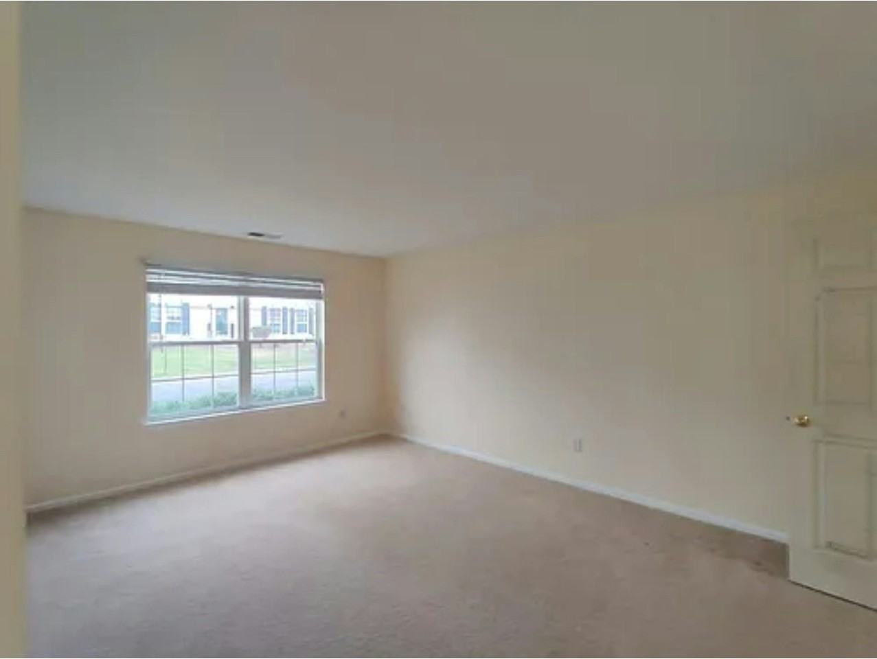 247 Marcia Way - Photo 6 of 16