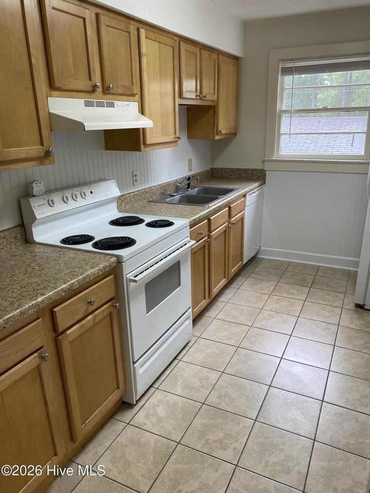 3149 Caswell St - Photo 2 of 6