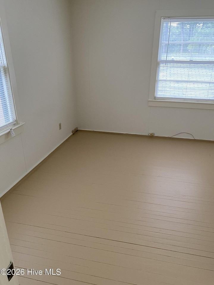 3149 Caswell St - Photo 3 of 6