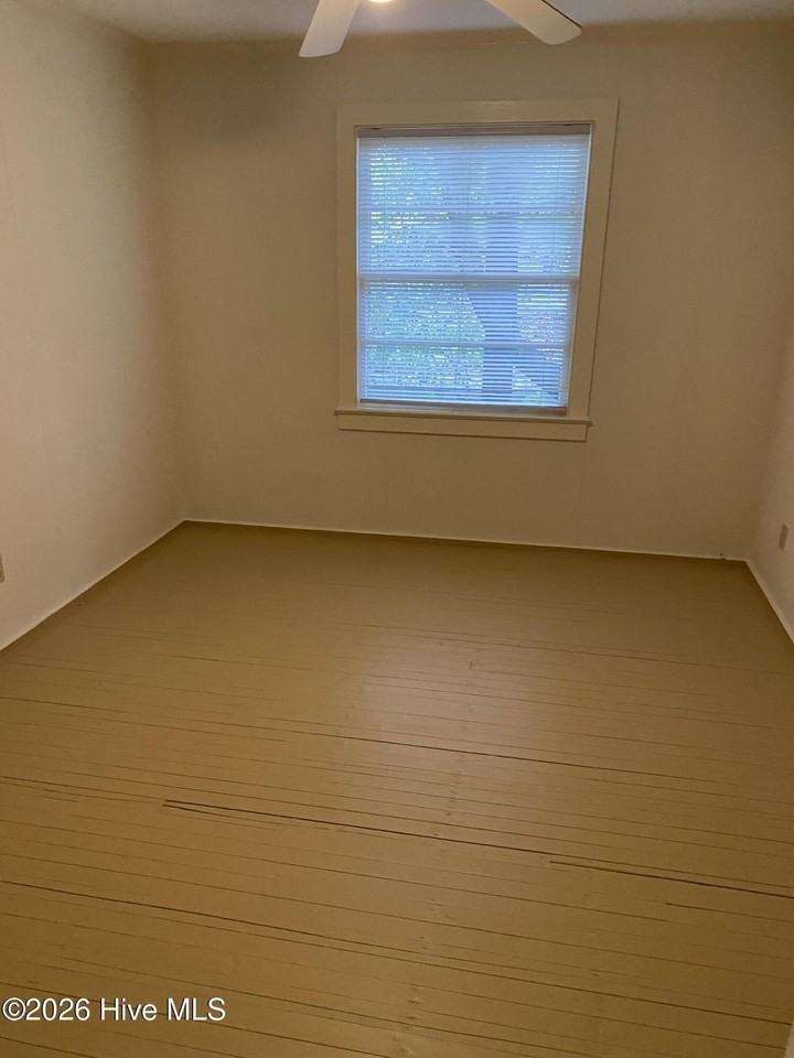 3149 Caswell St - Photo 5 of 6