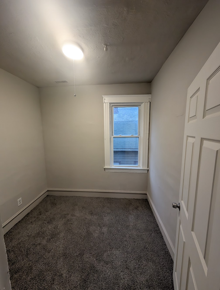 1169 East 60th Street, Unit 3 - Photo 5 of 8